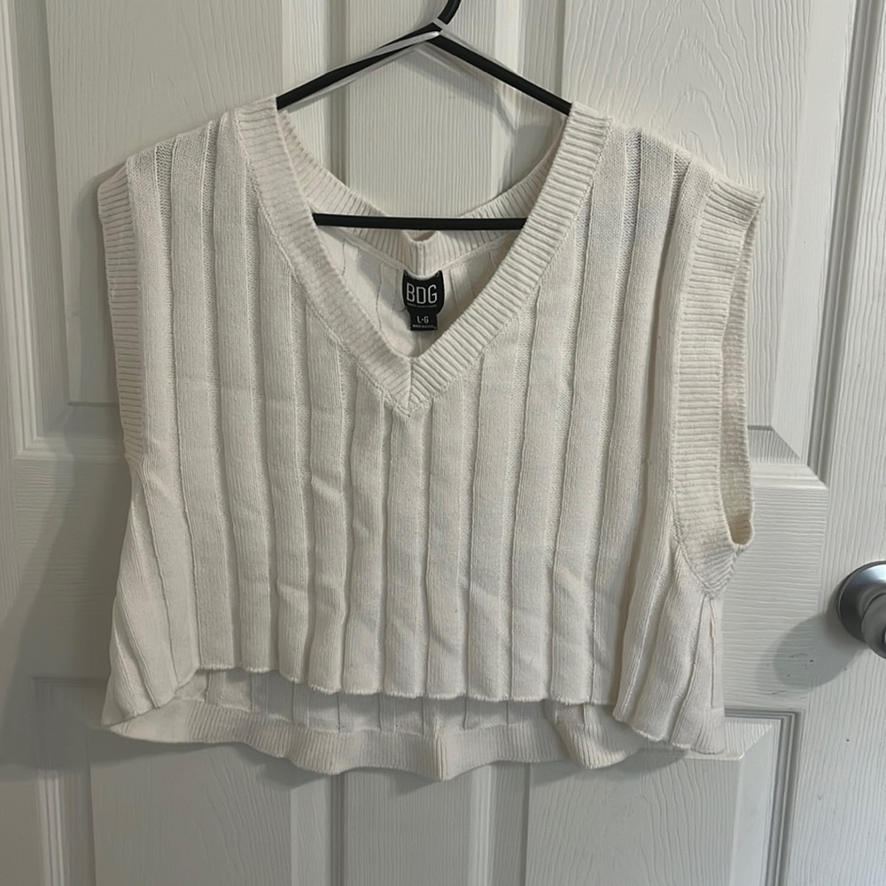 urban outfitters cropped sweater vest